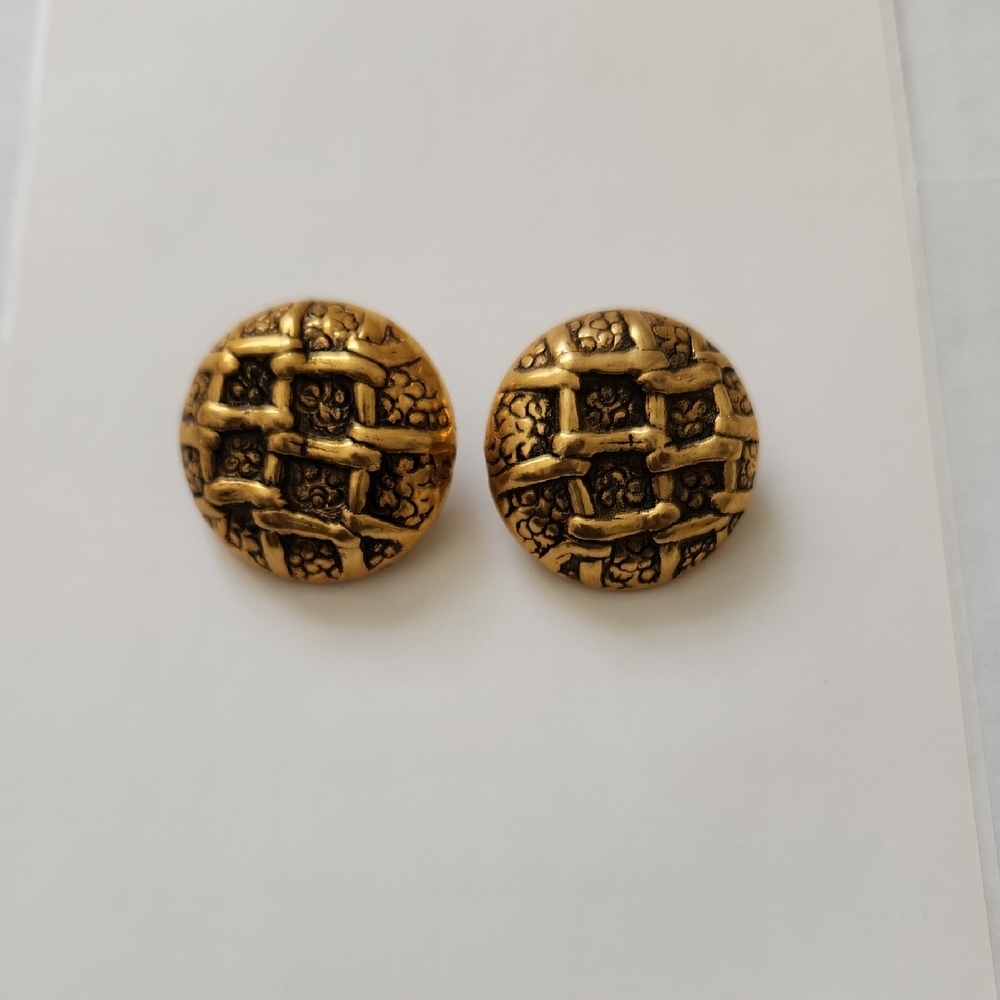 Vintage-Inspired Gold Earrings